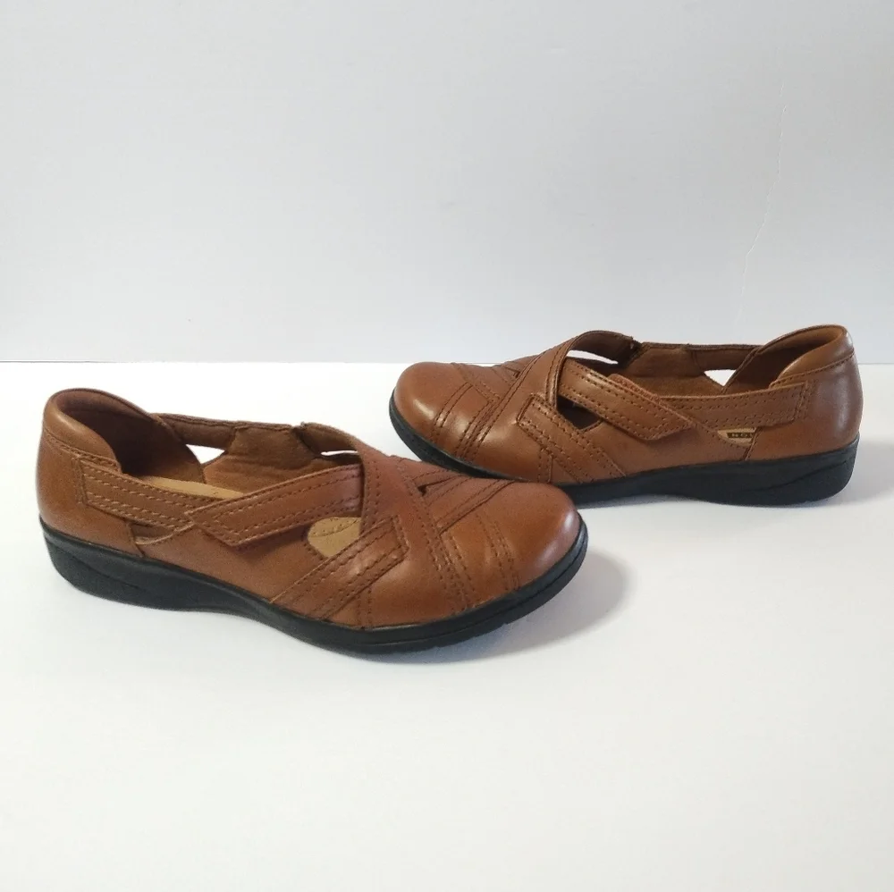 Clarks Womens Cheyn Wale Loafer Size 8.5 M Cognac Tan Leather Slip On Shoe